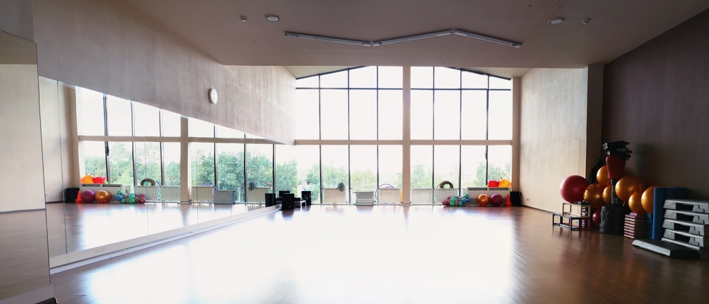 Зал для йоги и пилатеса